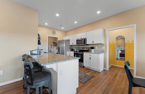 Branson West House | Multi-Family Fun & Fall in the Ozarks-Near SDC!-Dog Friendly-12 bed/10 bath