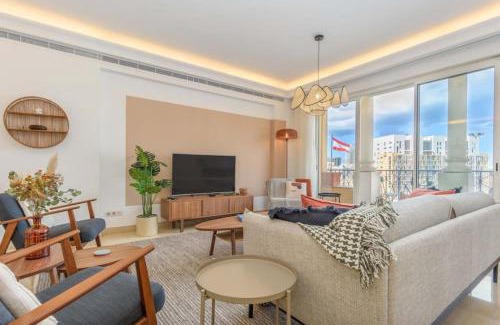 Gemmayzeh Apartment | Mundo - Exquisite 2-BR W Balcony at Saifi Village