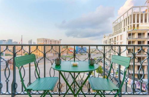 Gemmayzeh Apartment | Mundo - Exquisite 2-BR W Balcony at Saifi Village