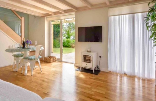 Mynytho House | Mur Cwymp - Holiday Apartment - Stunning Location