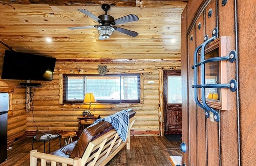 Mid America Cabin | Music Mountain Retreat Cabin B