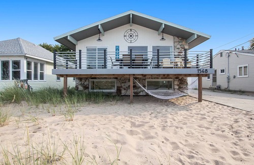 Bluffton House | Muskegon Beach House Oasis With Pool!