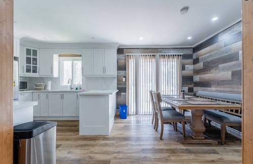 Bracebridge House | Muskoka House 4BDR BBQ 55"HDTV WIFI AC Sleep12