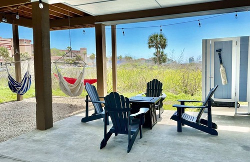 Port Aransas House | Mustang Island Beach Side Sanctuary EV Charger