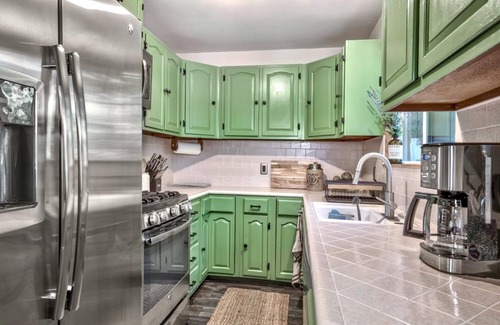 Pioneer Trail House | MV30 Lake Tahoe home close to skiing