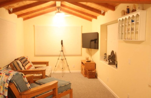 Pacific Grove Cottage | MV6: 30 night minimum Lover's Point Mermaid Cottage