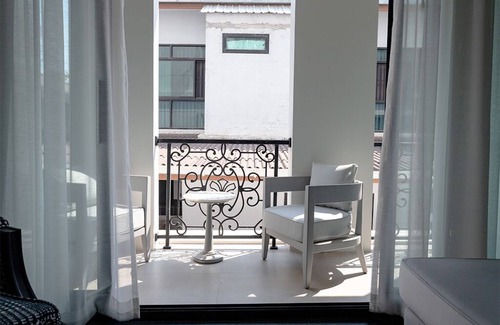 Vientiane Apartment | My fully equipped Luxury Apartment with airport pickup