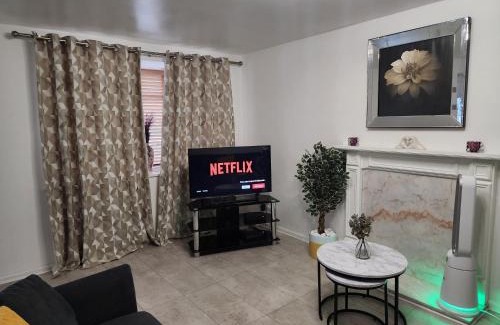 Swinton House | My Holiday Home -2 Bed -Free Parking