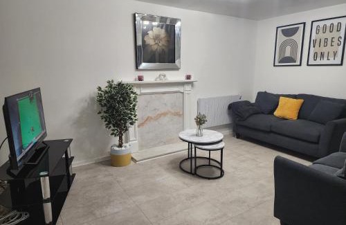 Swinton House | My Holiday Home -2 Bed -Free Parking