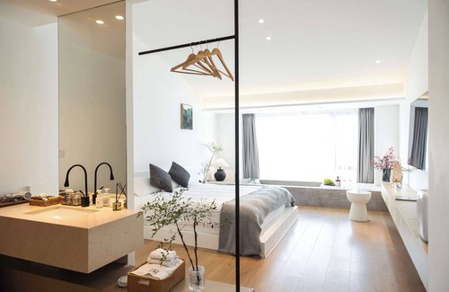 Downtown Shanghai Hotel | My Home