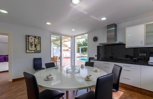 Son Blanc Villa | My Rental Homes | Villa Pinky with infinity pool and terrace