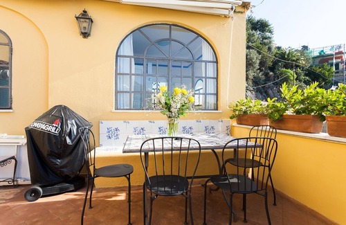 Liparlati Apartment | My Rental Homes - Casa Praiano 5 minute walk from Positano downtown with sea view