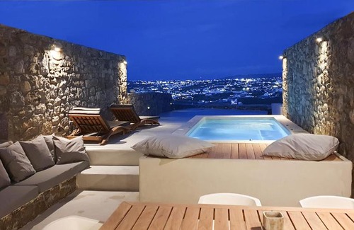 Kanalia Villa | Mykonos Actor’s Villa. 2 BDRs, private mini-pool