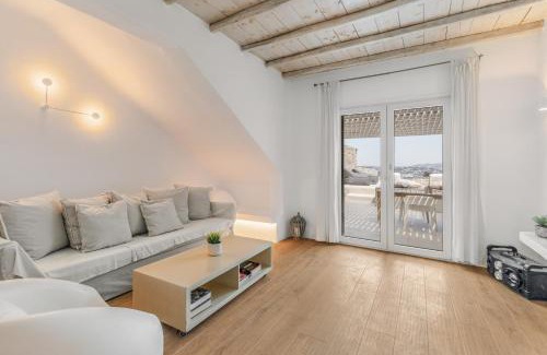 Kanalia Villa | Mykonos Actor’s Villa. 2 BDRs, private mini-pool