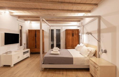 Kanalia Apartment | Mykonos Actor’s Villa. 3 bedrooms, private pool.
