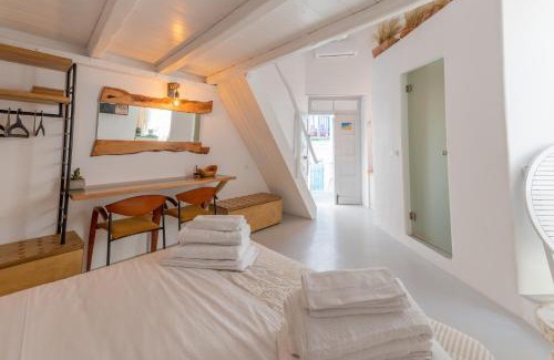 Little Venice Apartment | MYKONOS VIBES TOWN LOFT