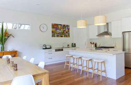 Newport House | Myola Beach Cottage Newport
