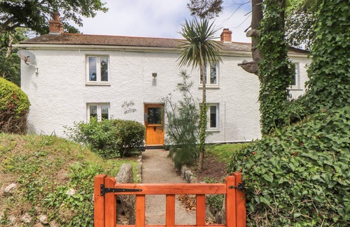 Hayle Cottage | MYRTLE COTTAGE, pet friendly, character holiday cottage in Hayle