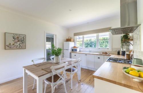 Myrtleford House | Myrtle Creek Cottage