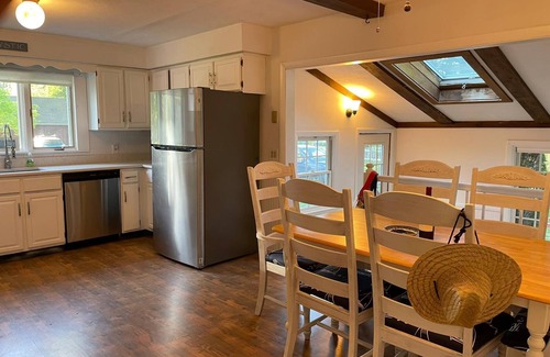 Mystic - New London House | Mystic Coastal Gem: 3BR Ideal for Families!