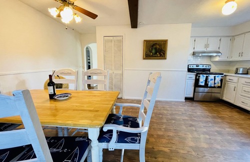 Mystic - New London House | Mystic Coastal Gem: 3BR Ideal for Families!