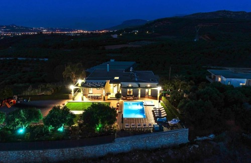 Potistiria Villa | Mythic Olive Villa-Private Heated Pool-Amazing Exteriors!