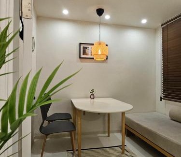 Yeonnam-dong Apartment | NŌK Stay 홍대입구역도보9분 연트럴파크도보3분 호텔침구 무료짐보관 공항철도 명동 종로 용산