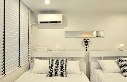 Yeonnam-dong Apartment | NŌK Stay 홍대입구역도보9분 연트럴파크도보3분 호텔침구 무료짐보관 공항철도 명동 종로 용산