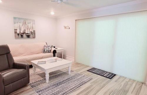 Demere Park House | N1 UPGRADED comfortable and well maintained bedrooms upstairs large living room screened porch