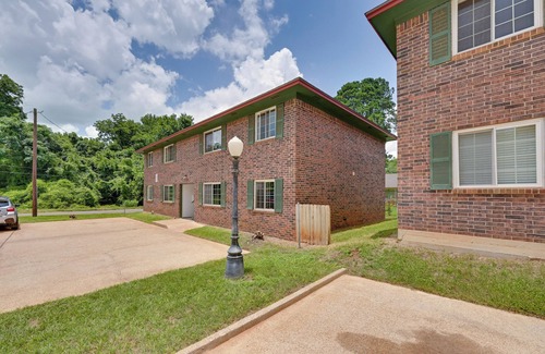 Nacogdoches Condo | Nacogdoches Condo Half-Mi to SFA: Pets Welcome
