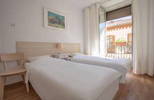 Literary Quarter House | nalon inn