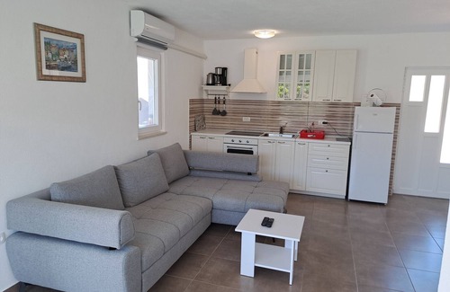 Mirce House | Nane Garden house with heated pool