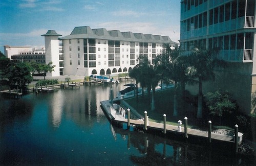 Vanderbilt Beach Apartment | Naples Bay View condo - Block from Gulf Beach