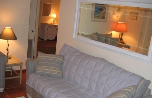 Naples Park Cottage | Naples Cottage - Walk to Beach - Privacy with Pool
