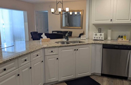Naples Park Condo | Naples Florida! Vanderbilt Beach! Perfect Relaxing Sunny Getaway Spot!