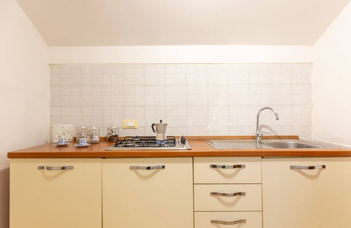 Meta Apartment | Narciso .