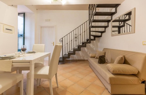 Meta Apartment | Narciso .