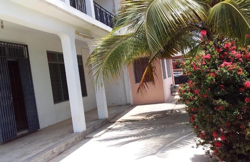 Osu Bed & Breakfast | Nartey quiet bed and breakfast in Osu