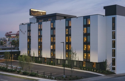 East Bank Hotel | Nashville Nocturne: Drift's Nightfall Nook - Premium 1 Bedroom Suite