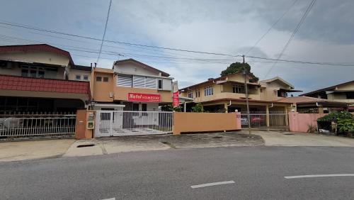 Kuching House | Natol Homestay - London Foochow Road