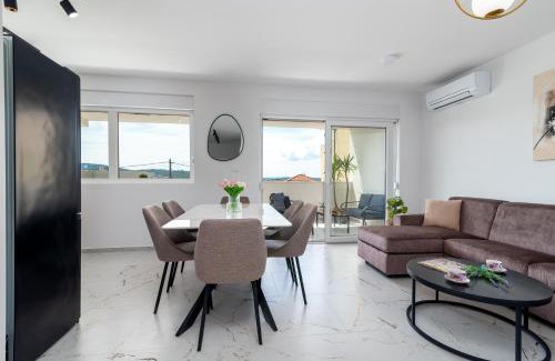 Trogir Apartment | Natura Vita Apartment-New Modern Apartment with City View & two Free Parking Spaces-10 min Walk to Trogir Old Town
