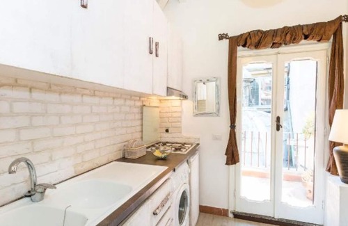 Rione V Ponte Apartment | Natural Pantheon