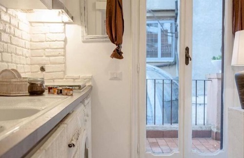Rione V Ponte Apartment | Natural Pantheon