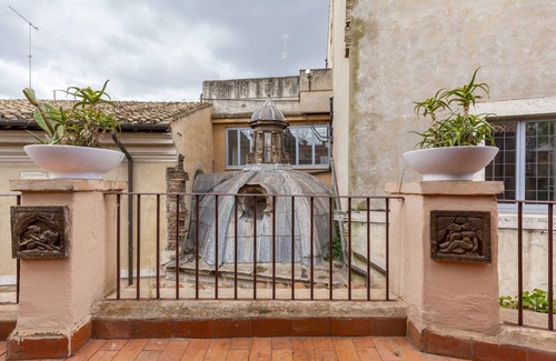 Rione V Ponte Apartment | Natural Pantheon