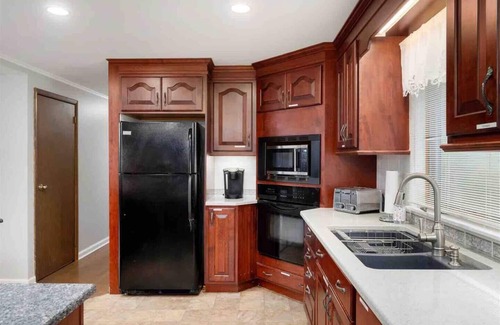 Oneonta House | Nature Escape - TONS of space, Theme game room, Fire Pit & Grill