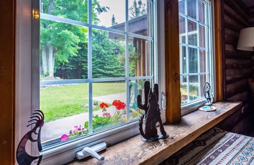 South Bruce Peninsula Ski Chalet | Nature Lovers Retreat log home - L'il Ranch
