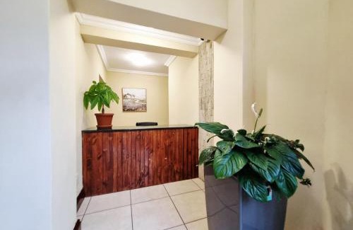 Greater Johannesburg Metropolitan Area House | Nature Meets Comfort Quellerinas Quiet Gem