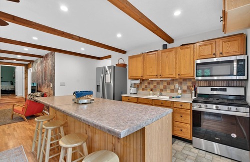 South Fork Ski Chalet | Nature Retreat w/Hot Tub, Fire Pit & Outdoor Fun!