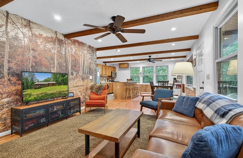 South Fork Ski Chalet | Nature Retreat w/Hot Tub, Fire Pit & Outdoor Fun!