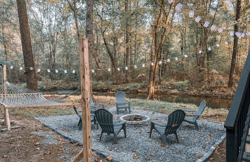 Cave Spring Cabin | Nature's Cedar Creek Getaway-Kn